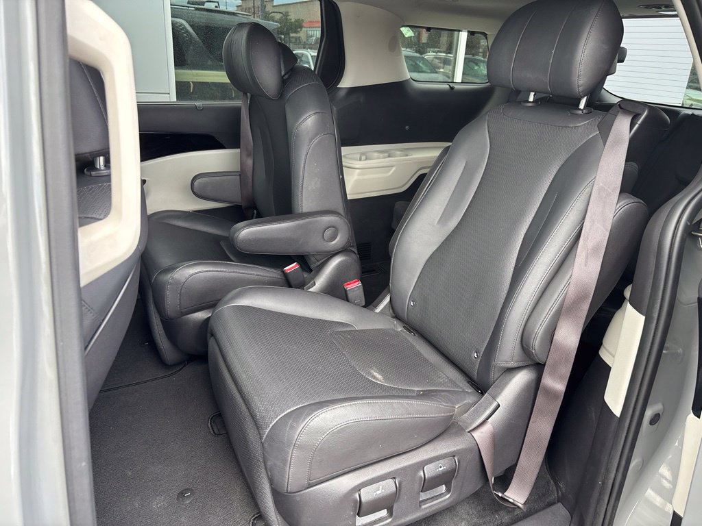 Certified 2024 Kia Carnival SX Prestige FWD image 12