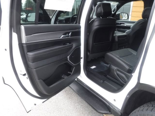 New 2026 Jeep Grand Wagoneer 4WD image 59