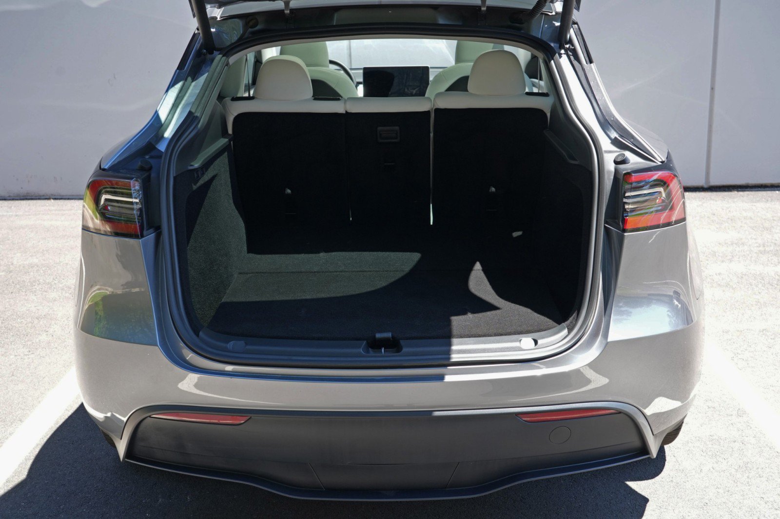 Used 2024 Tesla Model Y Long Range RWD image 10