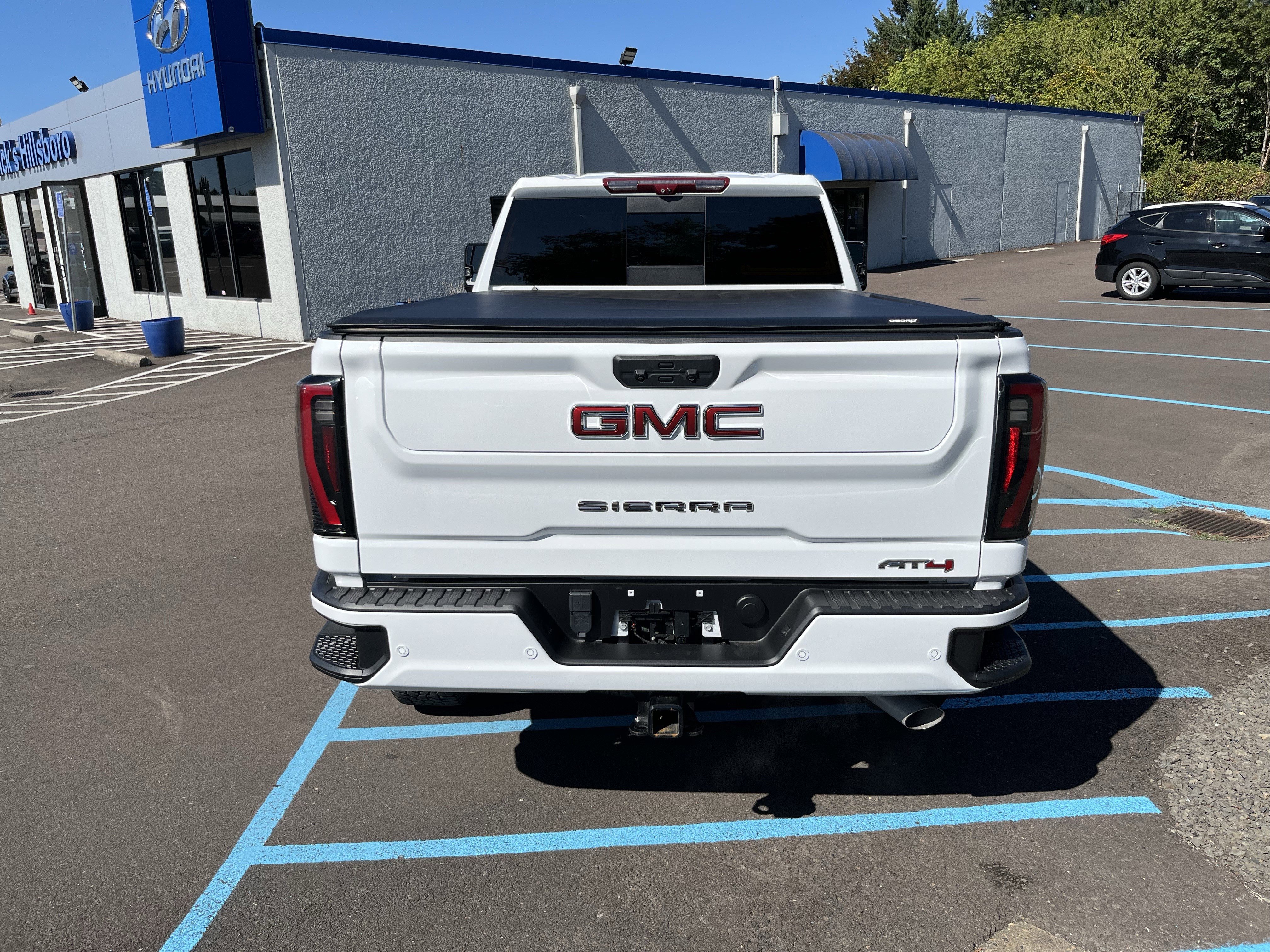 Used 2024 GMC Sierra 2500 AT4 w/ AT4 Premium Plus Package image 4
