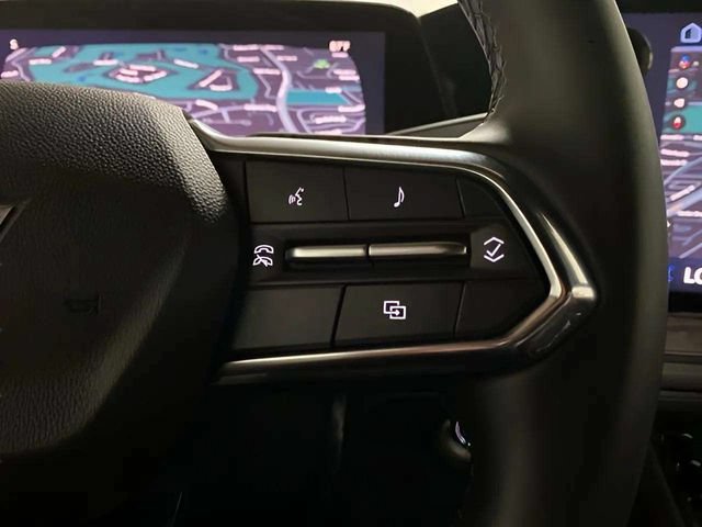 Used 2025 Chevrolet Suburban LT RWD image 36