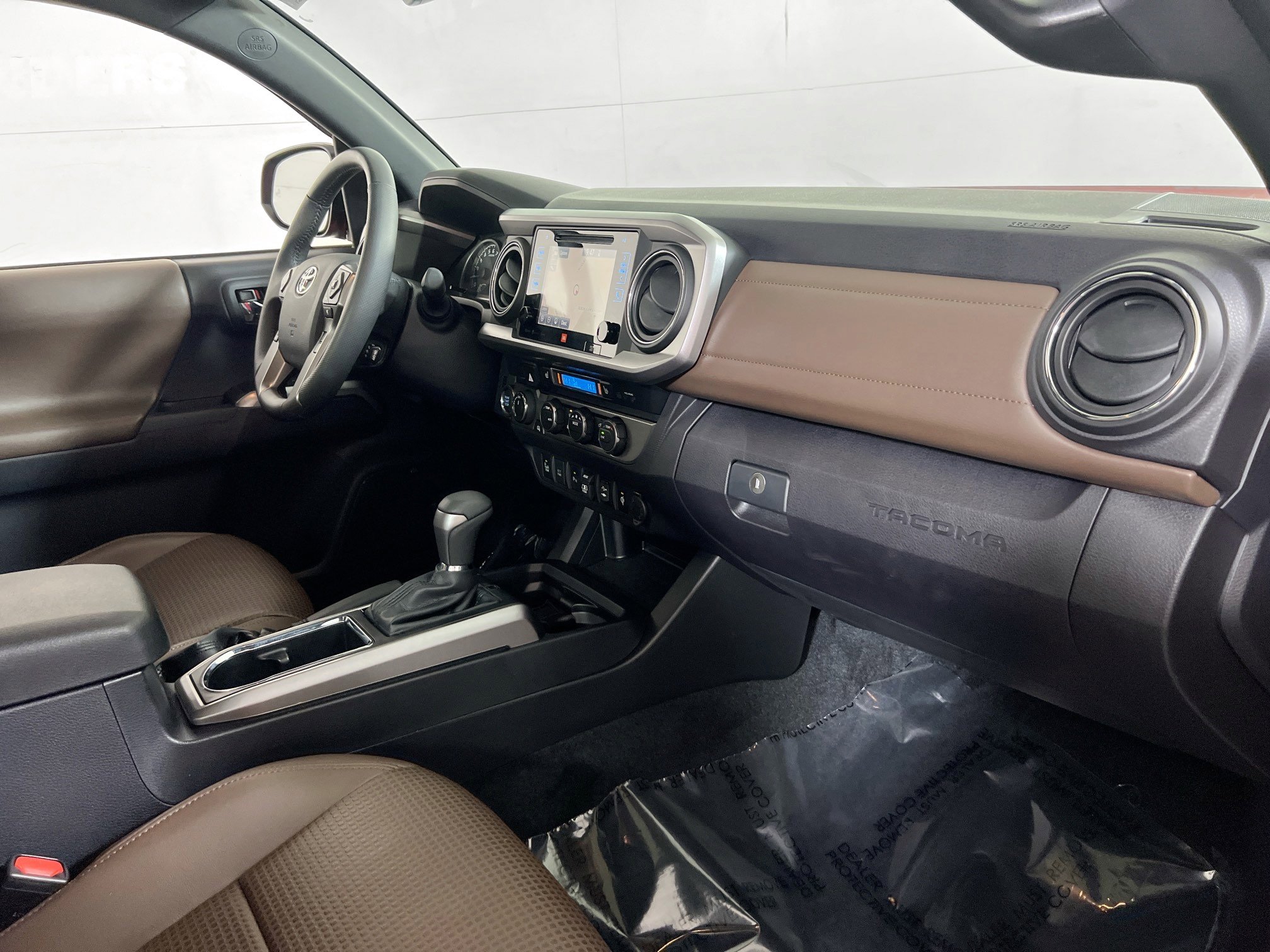Used 2019 Toyota Tacoma Limited image 30