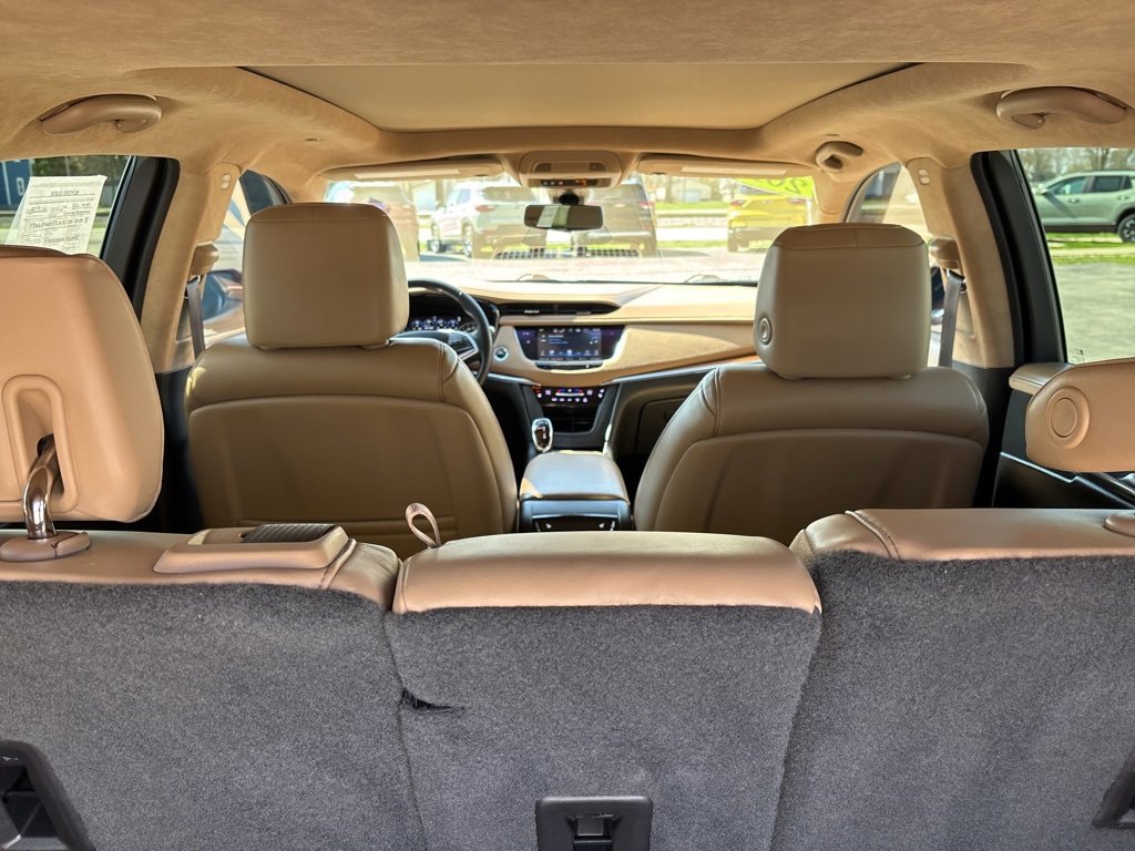 Used 2017 Cadillac XT5 Platinum w/ Driver Assist Package image 10