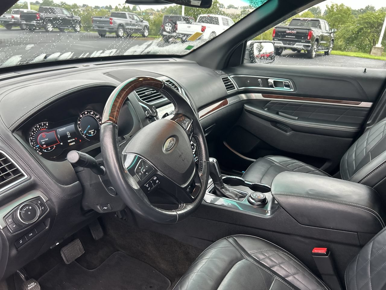 Used 2017 Ford Explorer Platinum AWD/4WD image 24