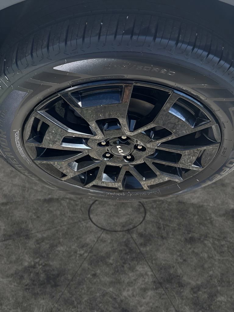 Used 2022 Kia Telluride SX w/ SX Prestige Package image 8