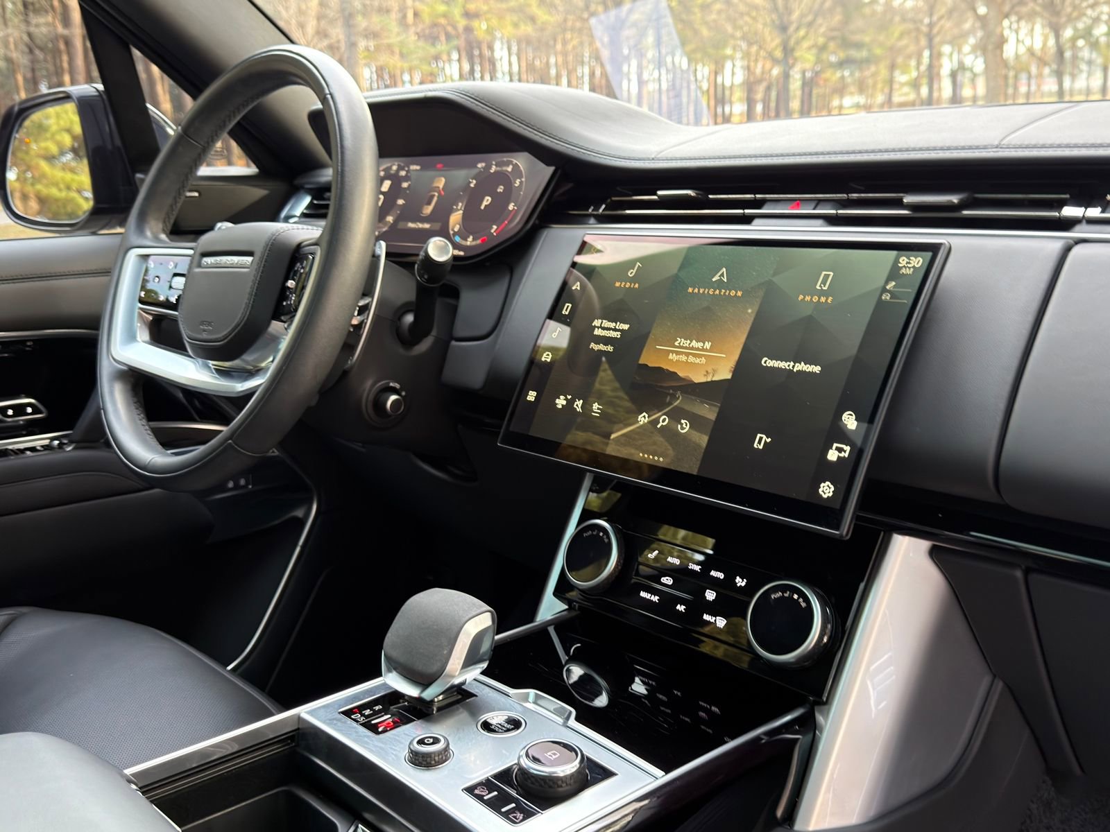 Used 2023 Land Rover Range Rover SE image 20