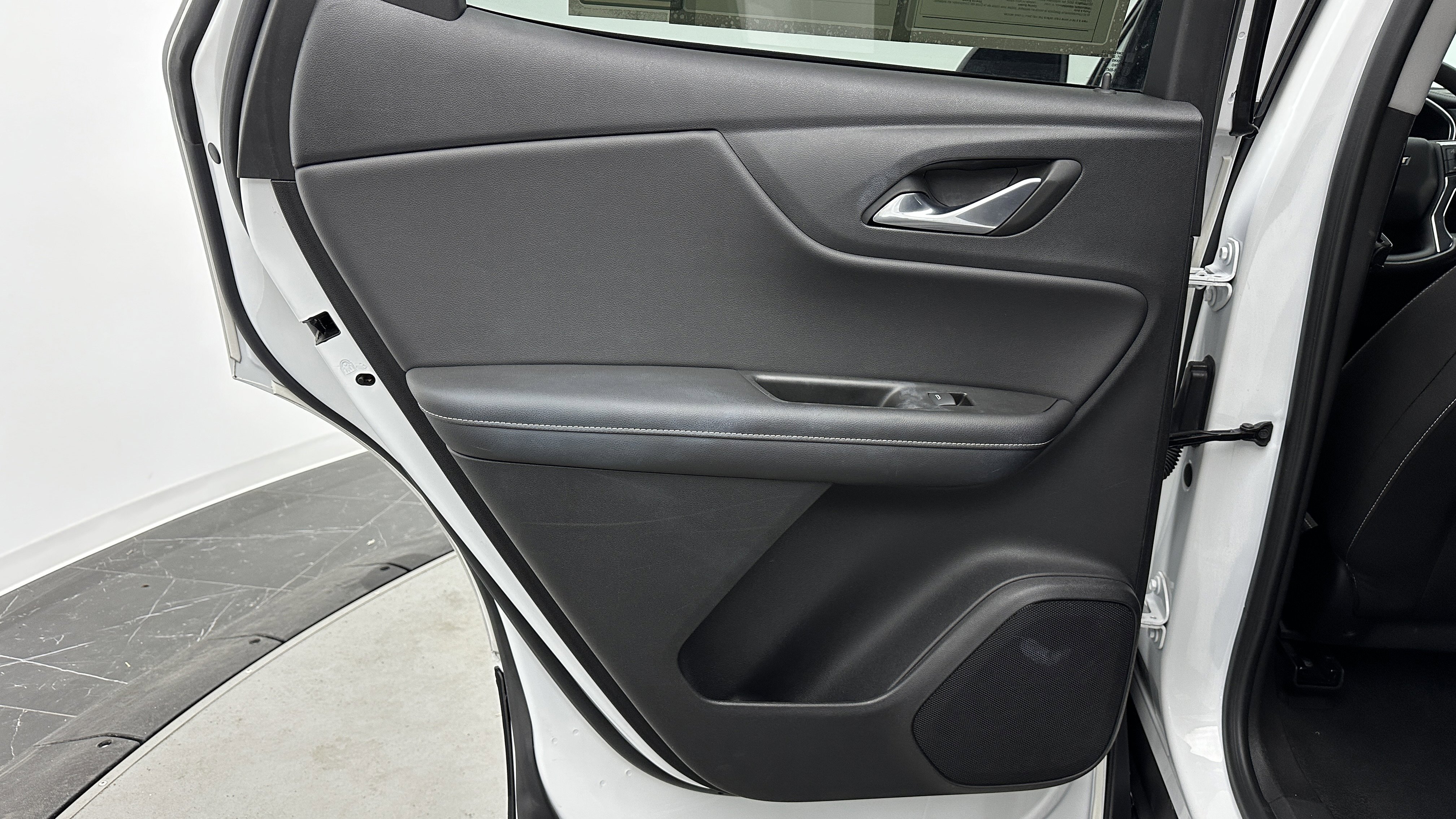 Used 2023 Chevrolet Blazer LT image 29