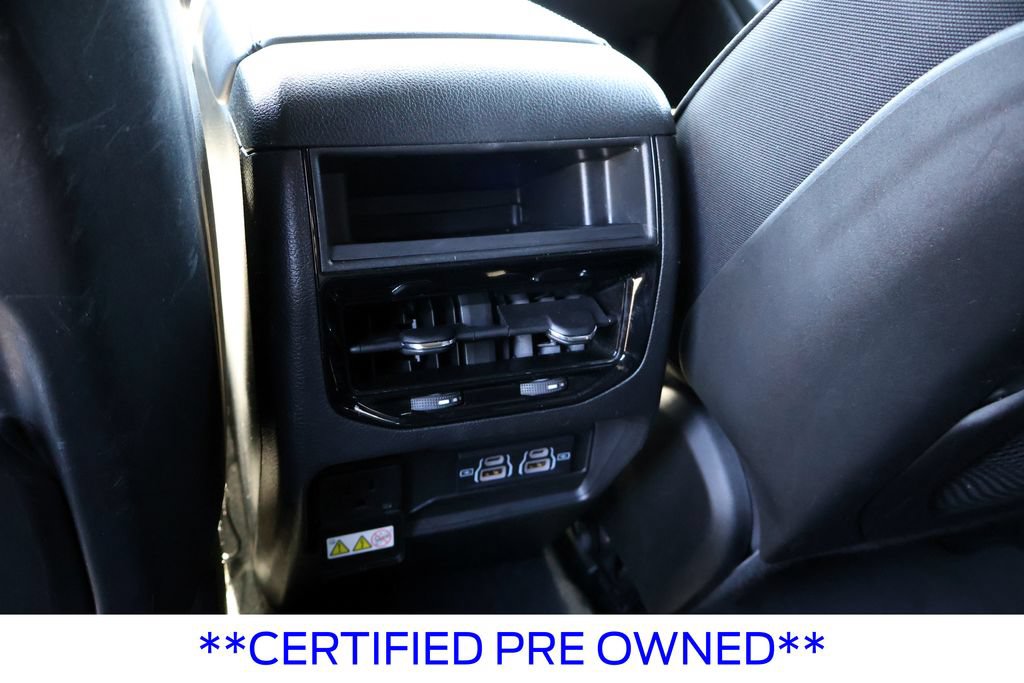 Used 2024 Jeep Grand Cherokee Altitude RWD image 30