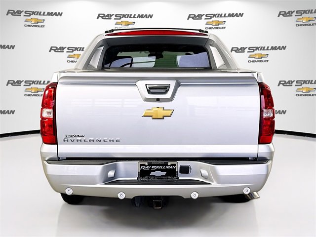 Used 2013 Chevrolet Avalanche LTZ image 6