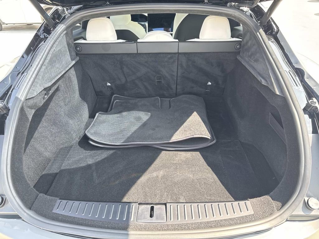 Used 2022 Tesla Model S Plaid image 6