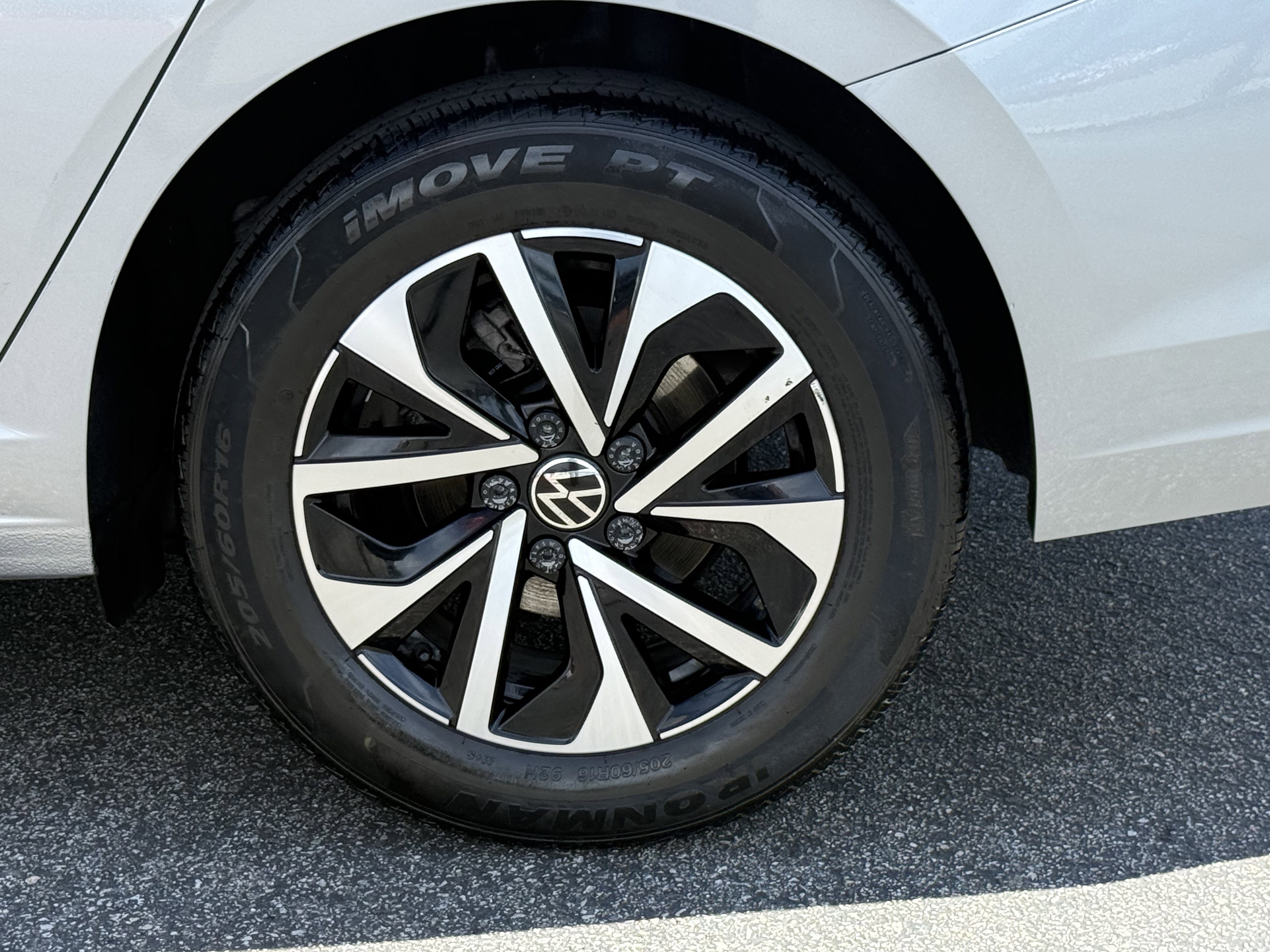 Used 2024 Volkswagen Jetta S image 11