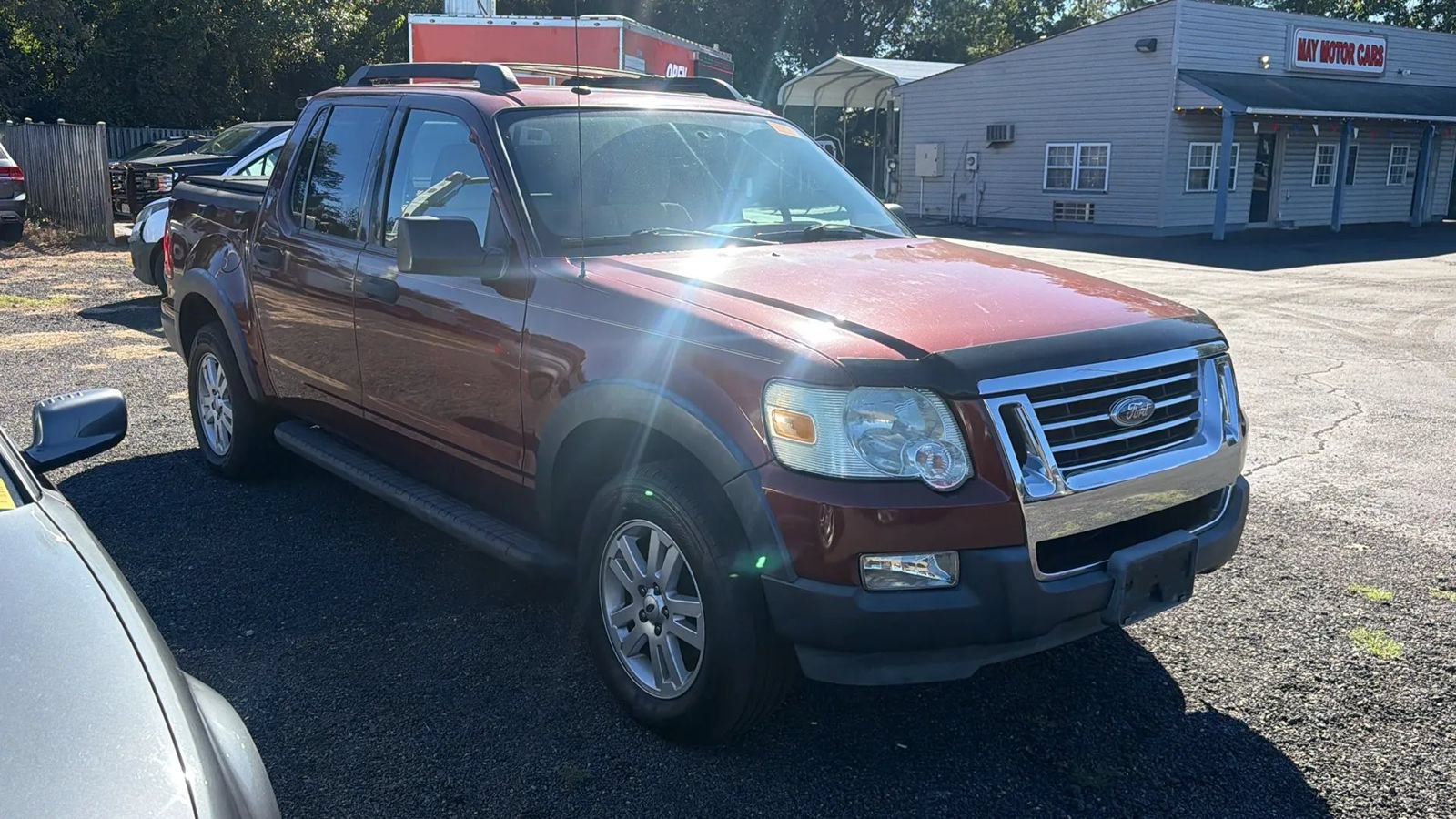Used 2010 Ford Explorer Sport Trac XLT AWD/4WD image 2