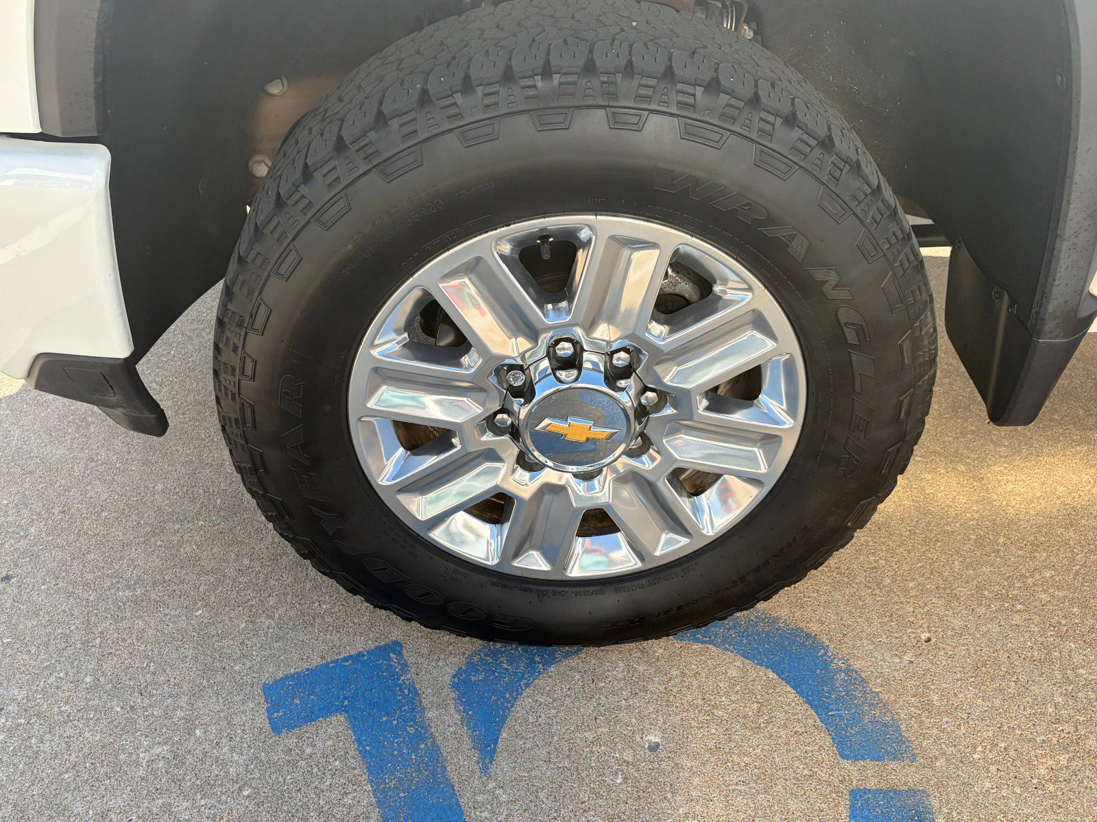 Certified 2025 Chevrolet Silverado 3500 High Country w/ High Country Premium Package AWD/4WD image 6