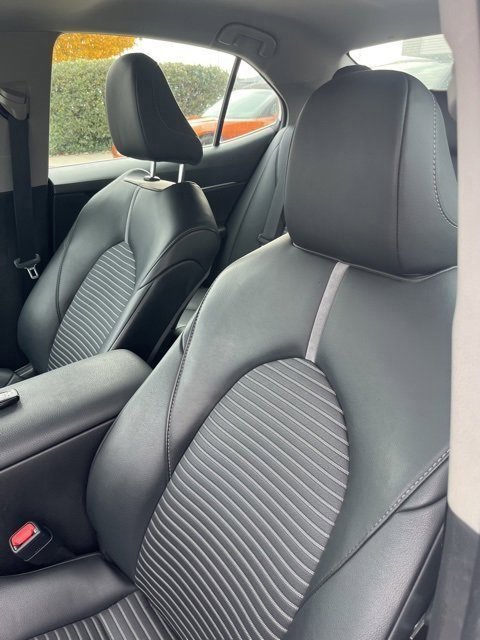 Used 2020 Toyota Camry SE image 11