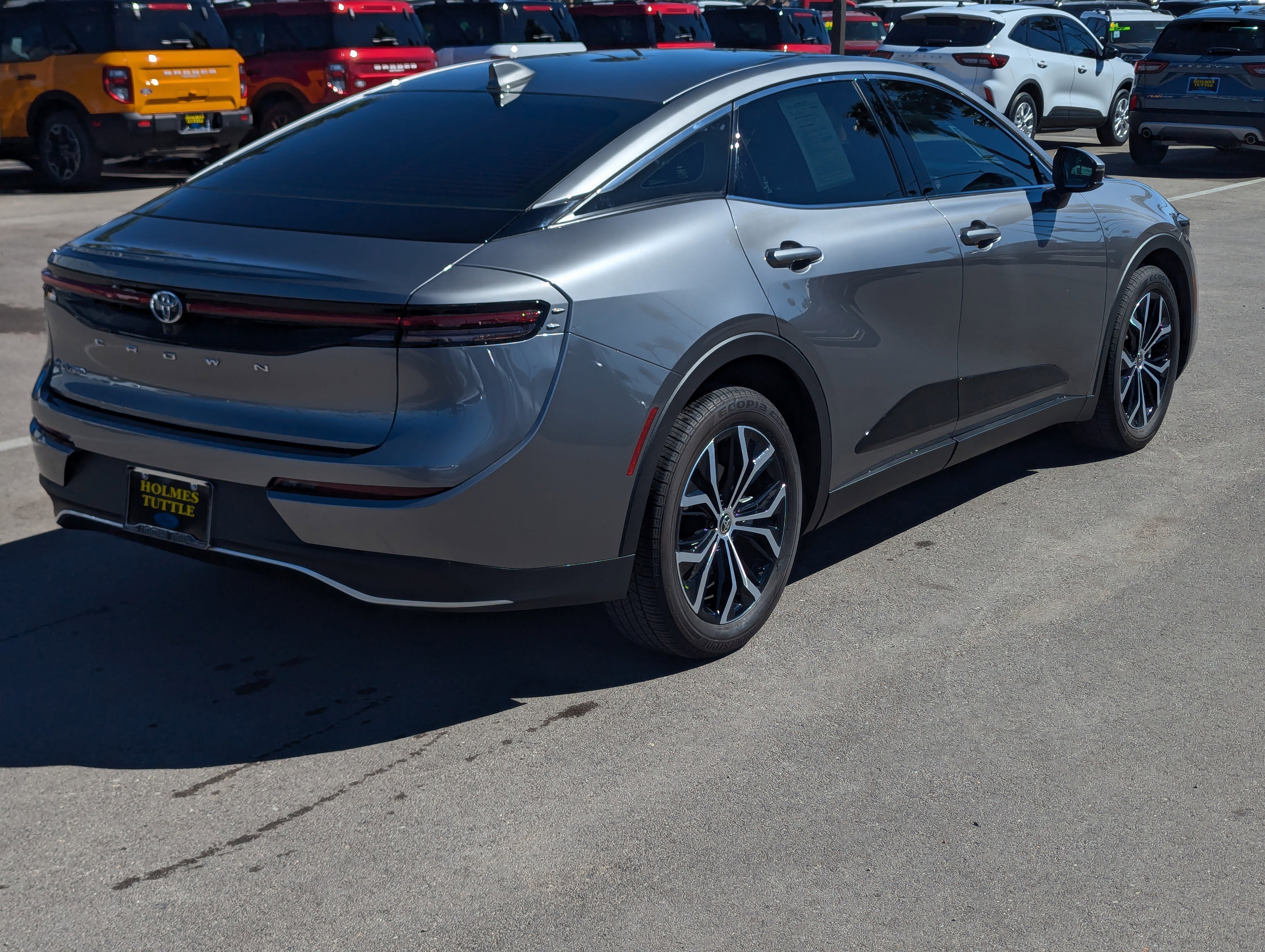 Used 2024 Toyota Crown XLE w/ Carpet Mat Package (TMS) image 2