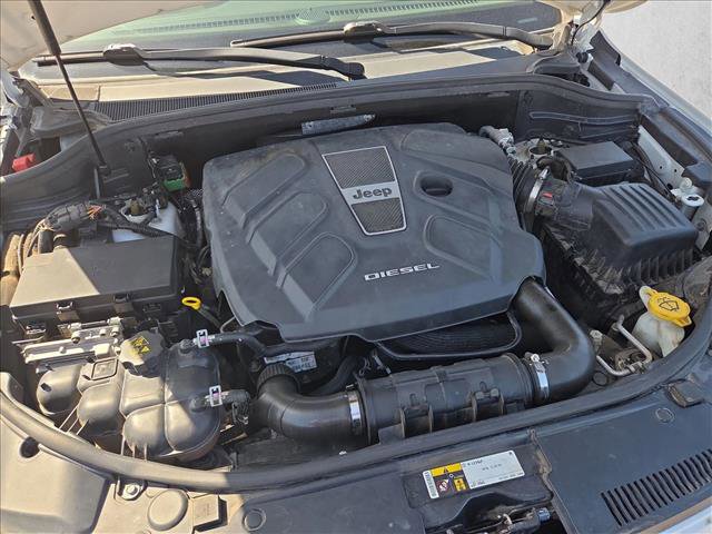 Used 2016 Jeep Grand Cherokee Overland w/ Advanced Technology Group AWD/4WD image 25