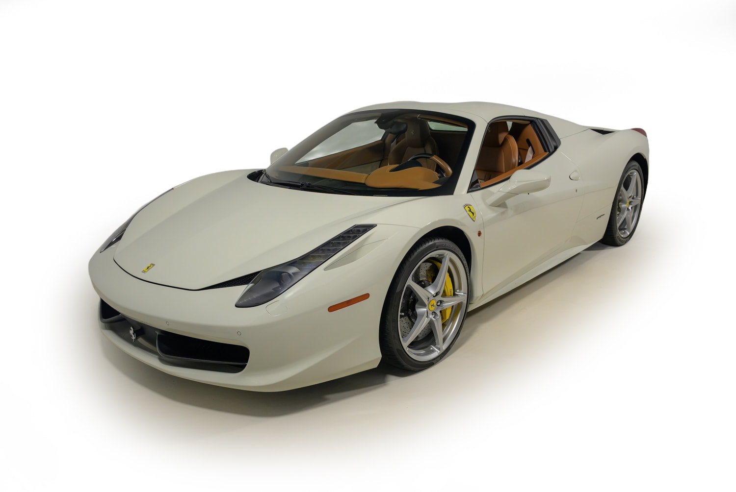 Certified 2015 Ferrari 458 Spider RWD image 2