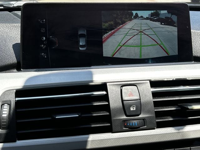 Used 2017 BMW 320i Sedan RWD image 18