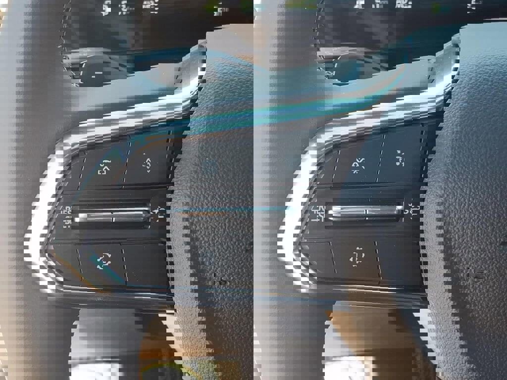 New 2026 Chevrolet Equinox ACTIV w/ Convenience Package III image 17