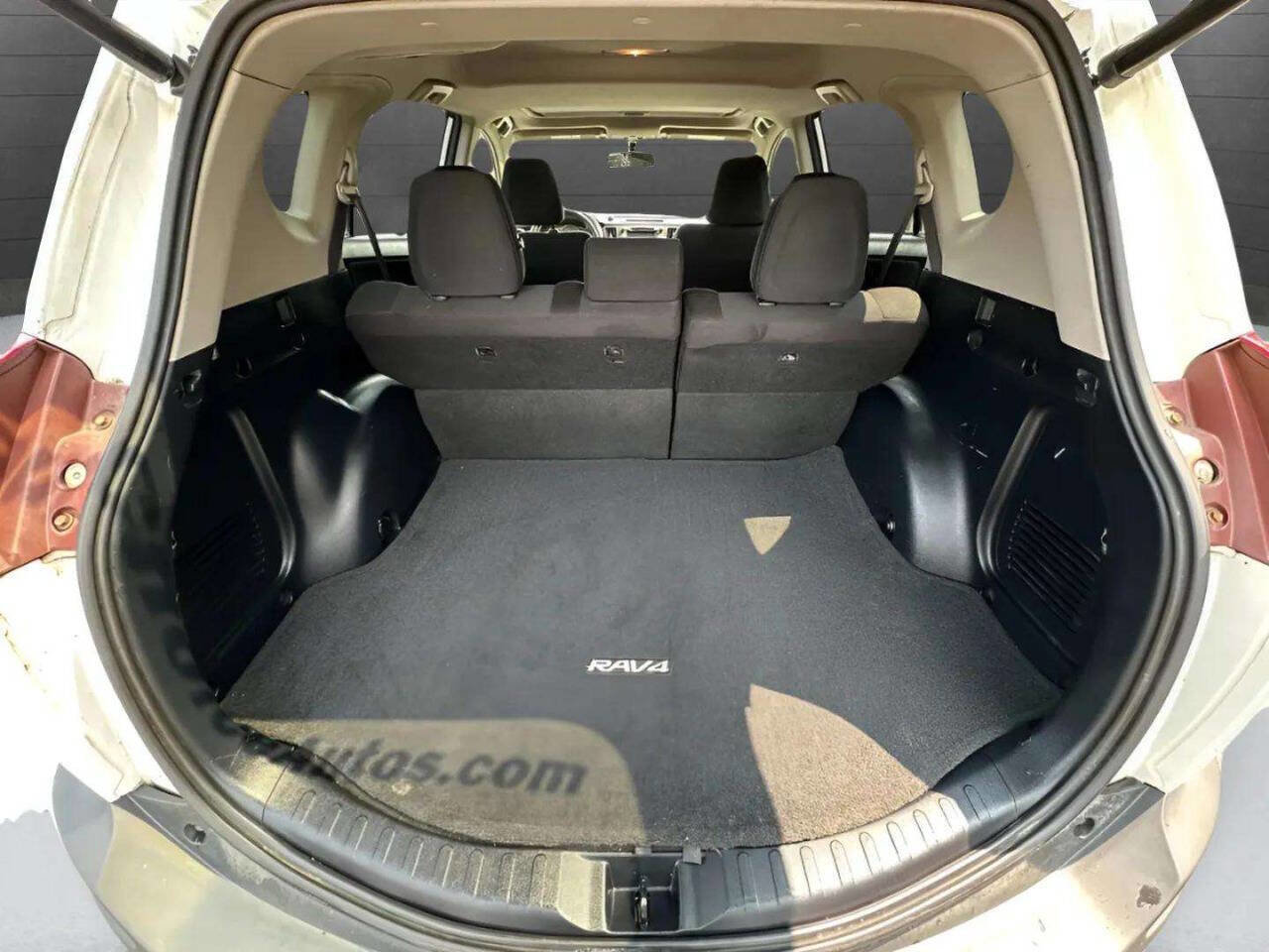 Used 2015 Toyota RAV4 XLE image 40