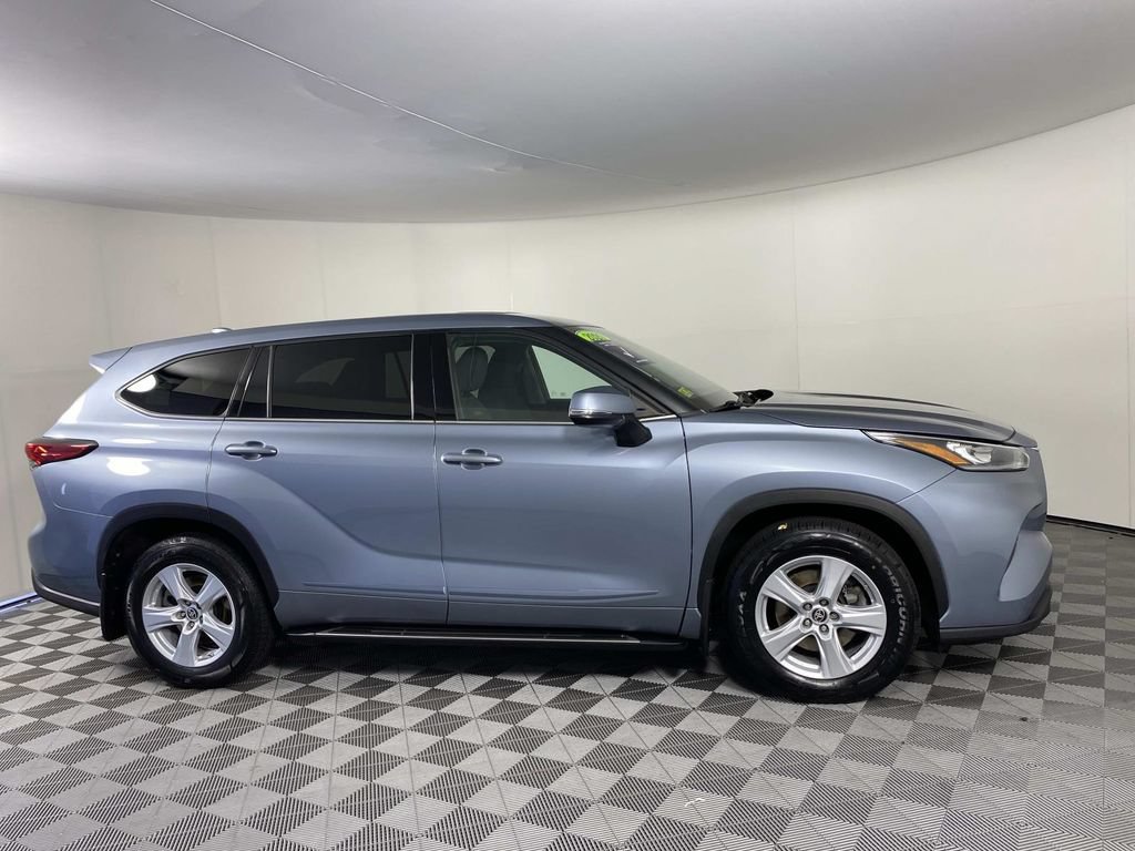 Used 2020 Toyota Highlander LE w/ Protection Package #3 AWD/4WD image 10