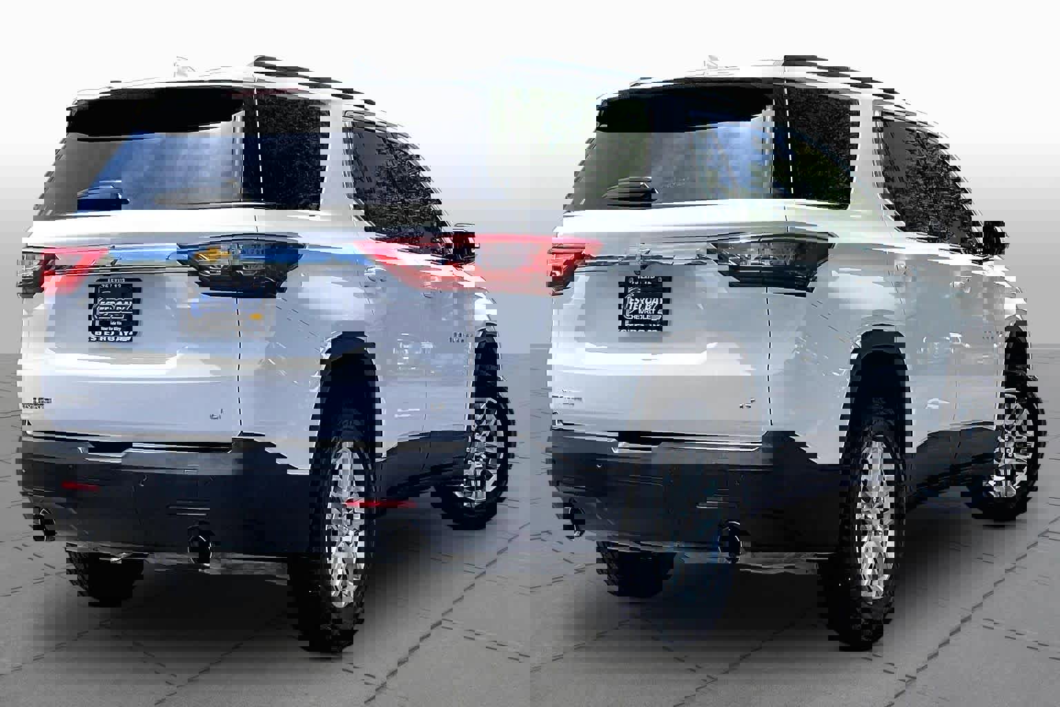 Used 2020 Chevrolet Traverse LT FWD image 13