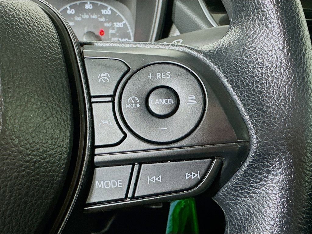 Used 2025 Toyota Corolla LE image 23