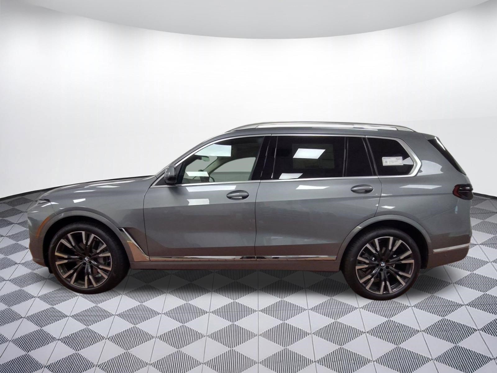 Used 2025 BMW X7 xDrive40i w/ Premium Package AWD/4WD image 2