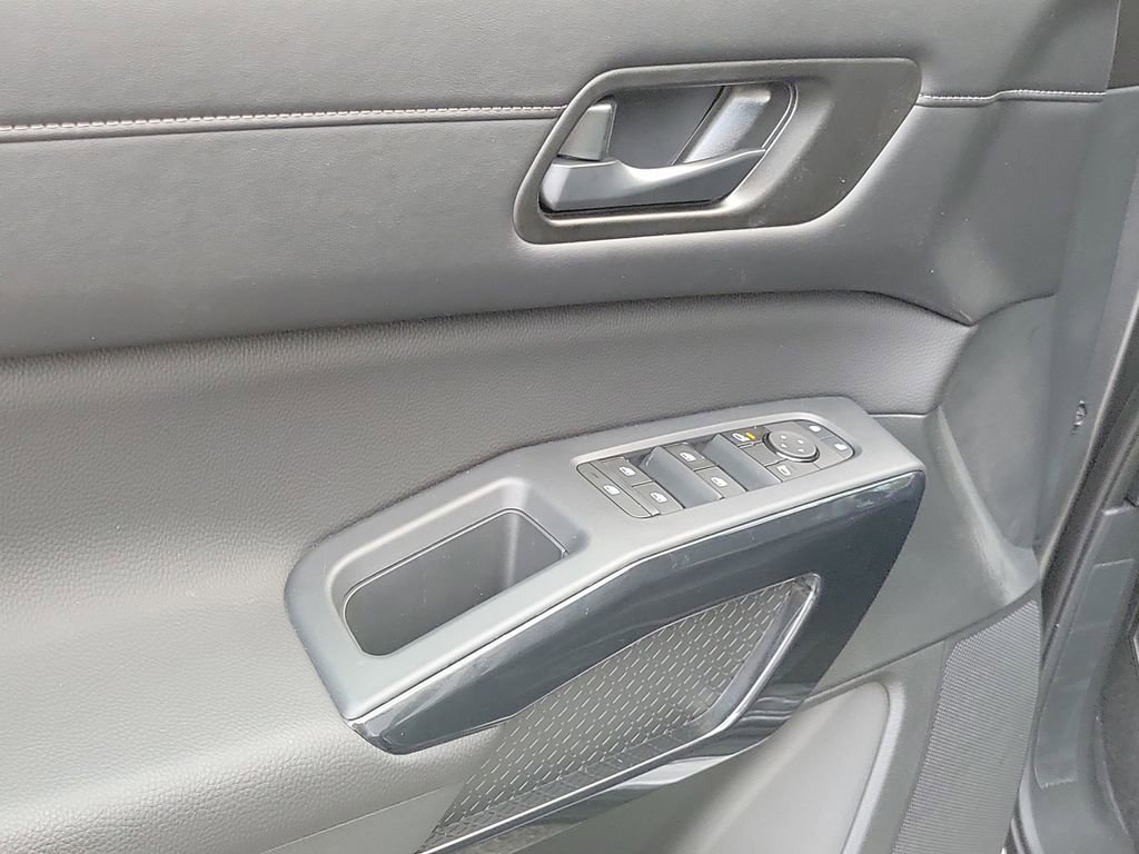 New 2025 Nissan Pathfinder SV image 21