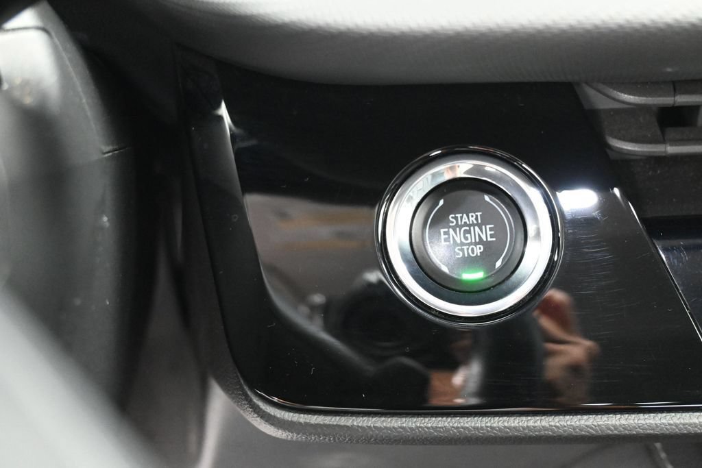 Used 2024 Buick Envision Preferred AWD/4WD image 38