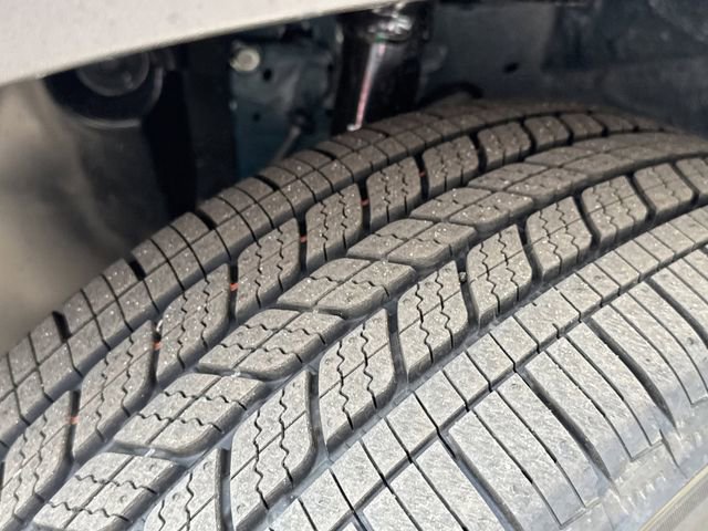 New 2026 Nissan Kicks SR w/ Cold Weather Package image 31