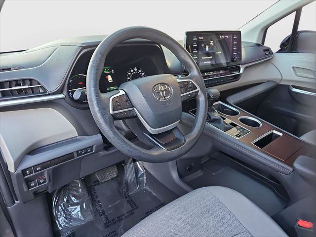 Certified 2021 Toyota Sienna LE FWD image 9