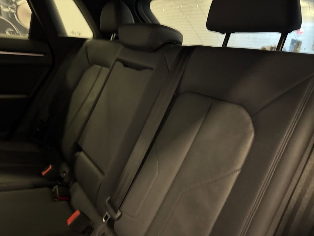 Used 2023 Audi Q3 2.0T Premium image 17