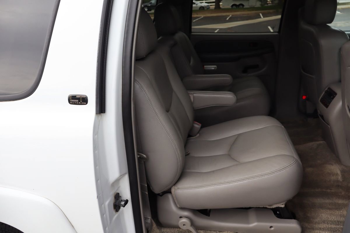 Used 2003 Chevrolet Suburban 2500 LT w/ LT Preferred Equipment Group image 24