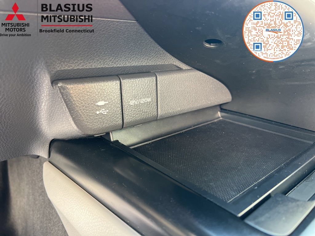 Used 2018 Toyota Camry LE FWD image 27