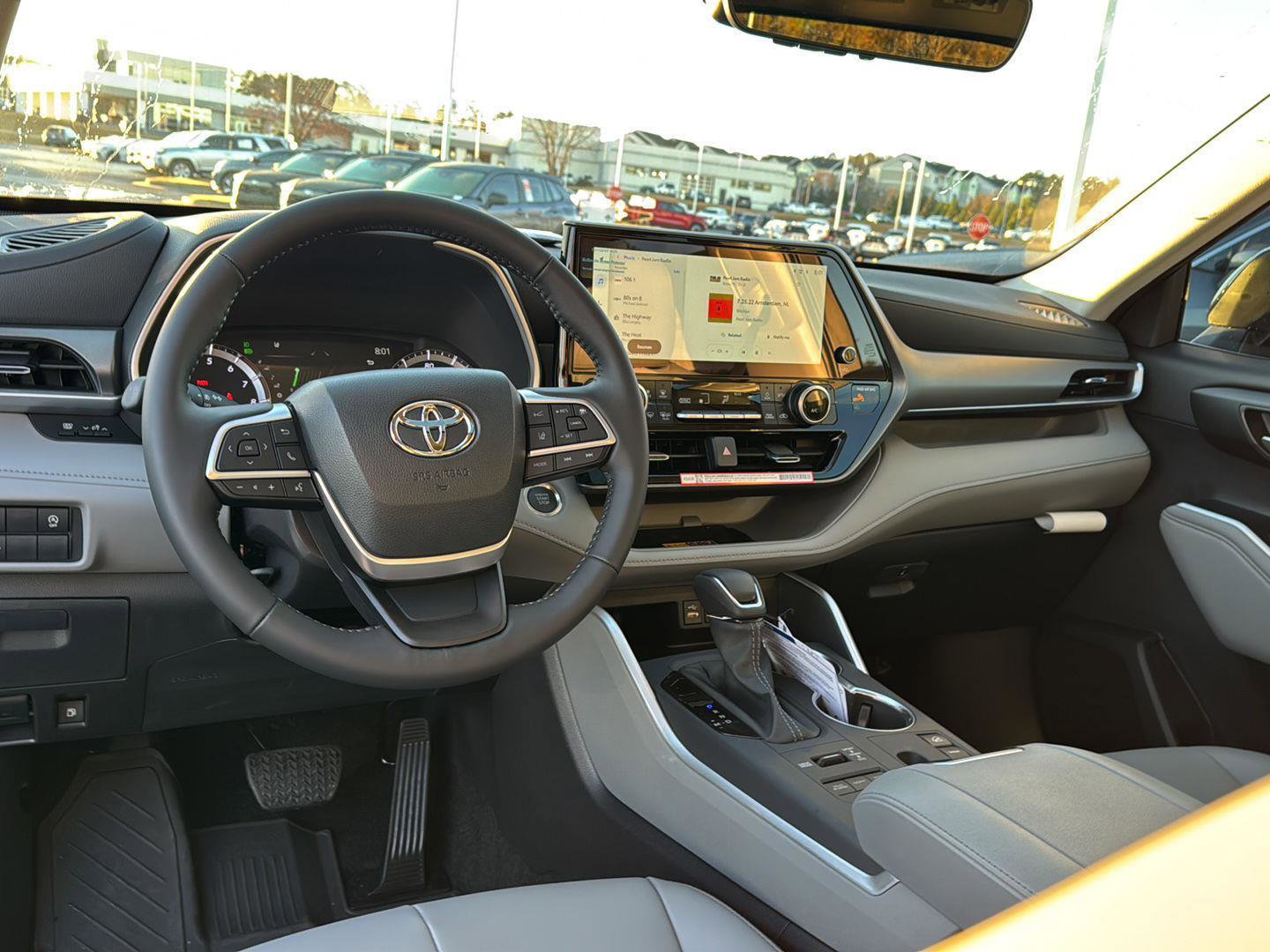 New 2026 Toyota Highlander XLE image 16