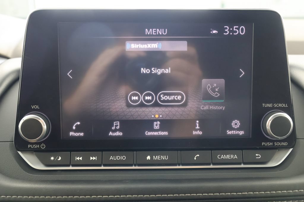 Used 2022 Nissan Rogue SV AWD/4WD image 14