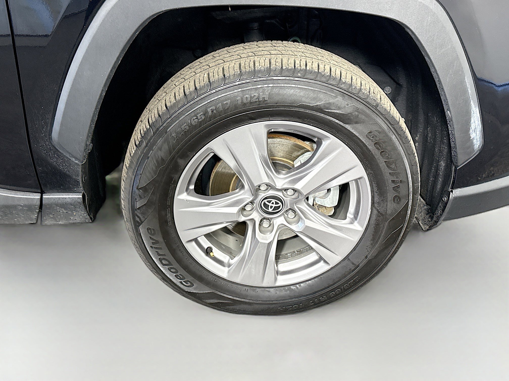 Used 2022 Toyota RAV4 XLE image 32