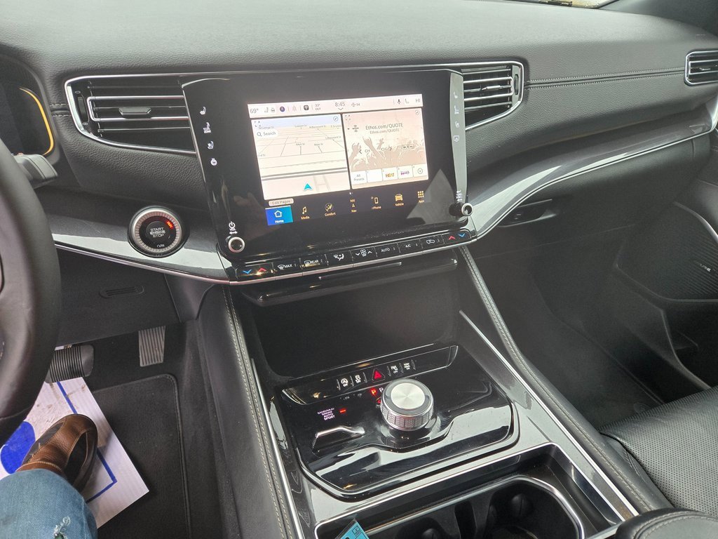 Used 2023 Jeep Wagoneer 4WD w/ Premium Group I image 10