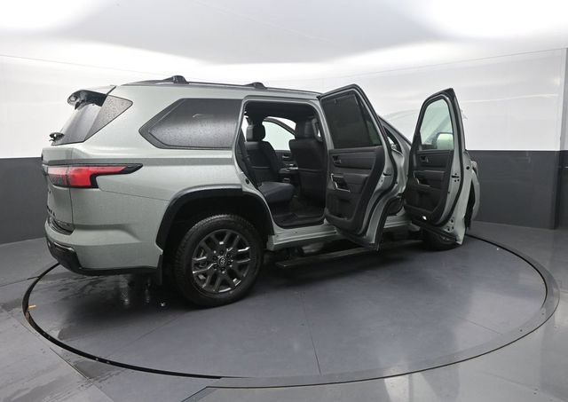 Used 2026 Toyota Sequoia Platinum AWD/4WD image 45