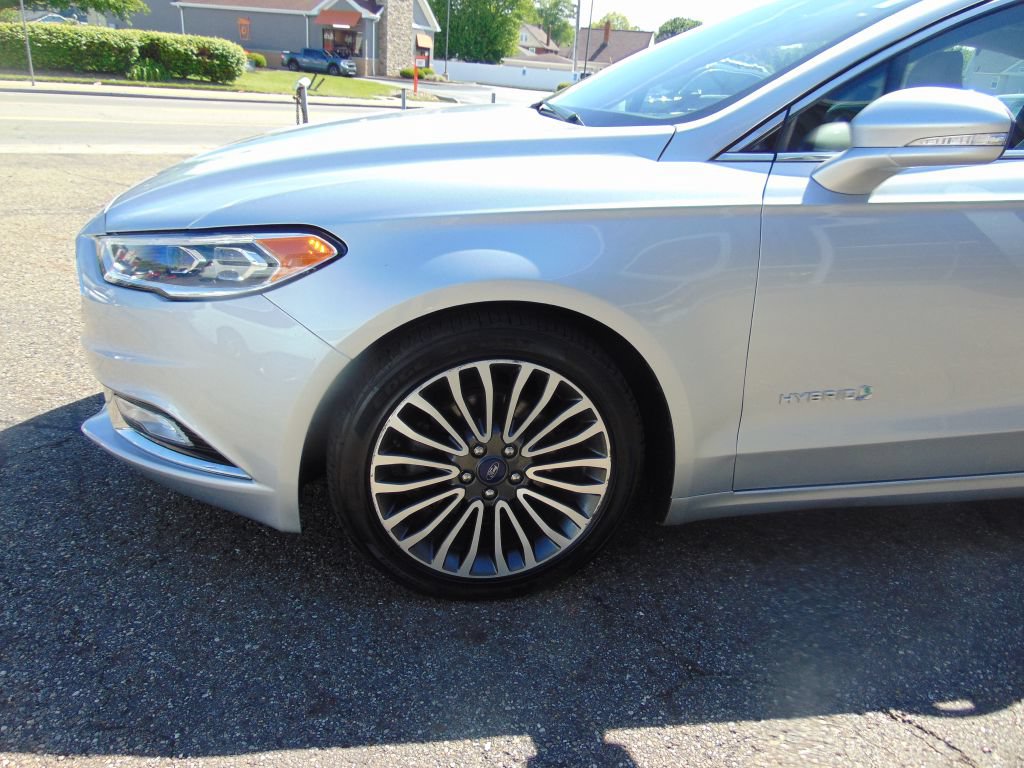 Used 2018 Ford Fusion Titanium FWD image 12