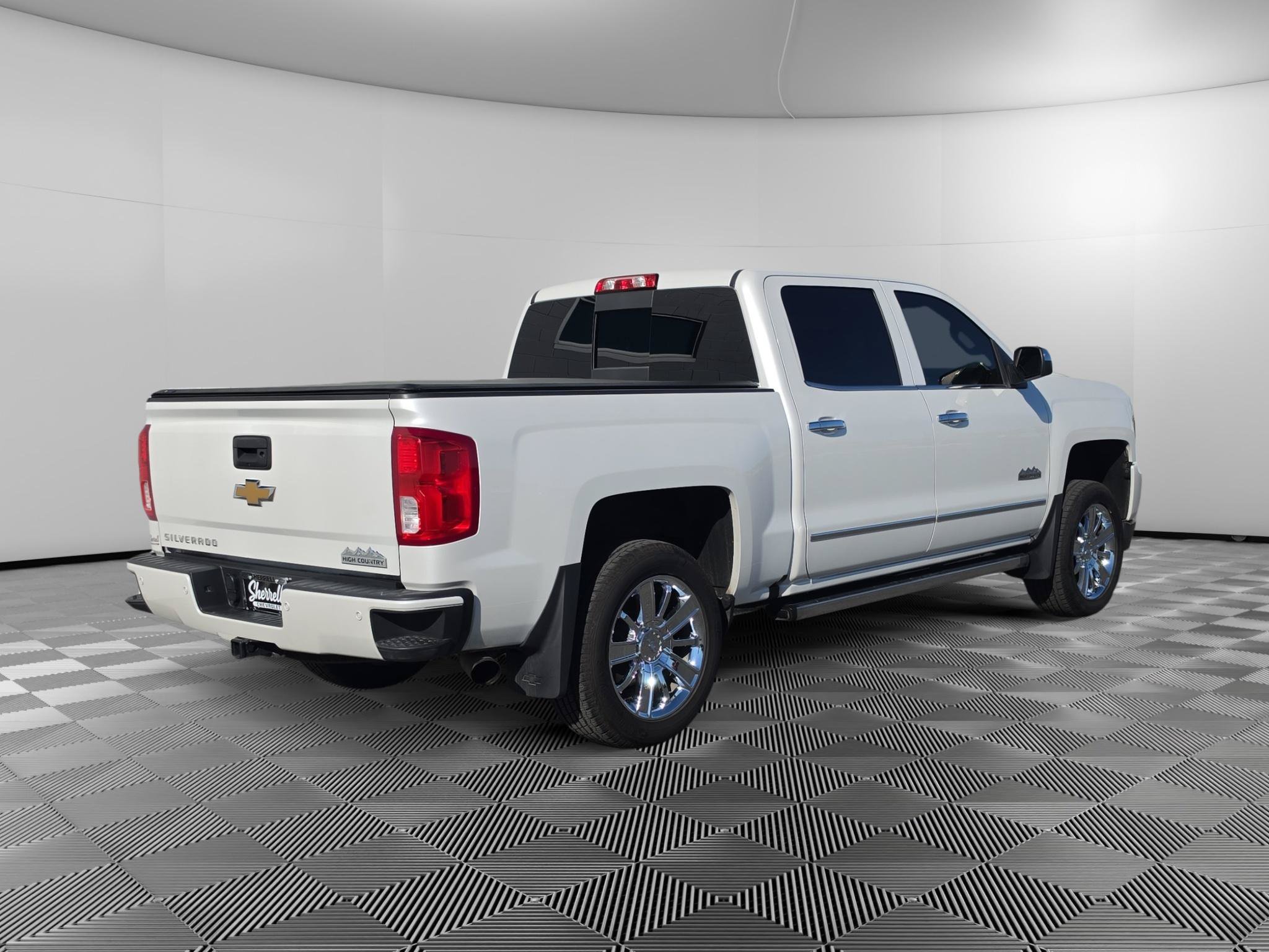 Used 2018 Chevrolet Silverado 1500 High Country AWD/4WD image 3