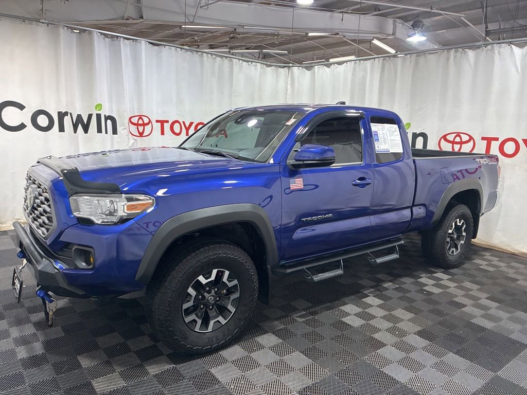 Used 2022 Toyota Tacoma TRD Off-Road w/ Black Out Package (TMS) AWD/4WD image 4
