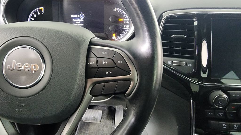 Used 2022 Jeep Grand Cherokee Laredo X image 19