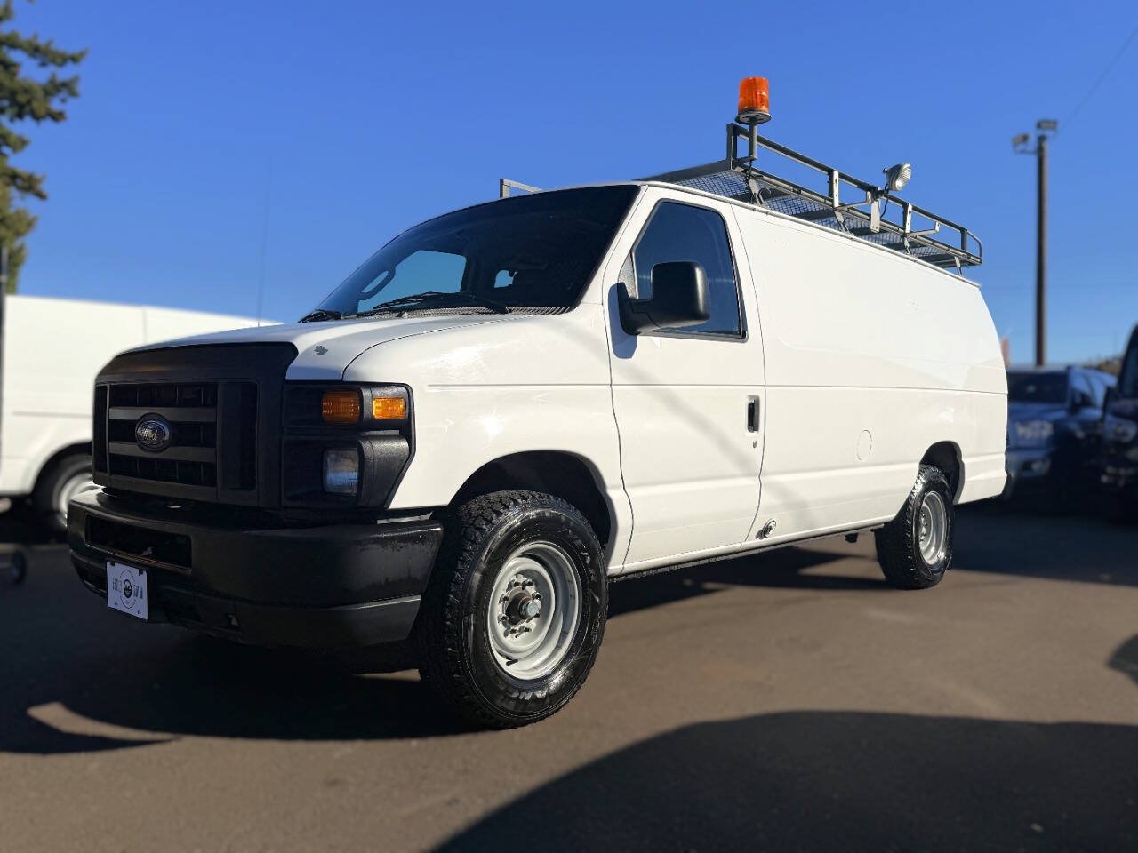 Used 2014 Ford E-350 and Econoline 350 Extended Super Duty w/ Power Group RWD image 1