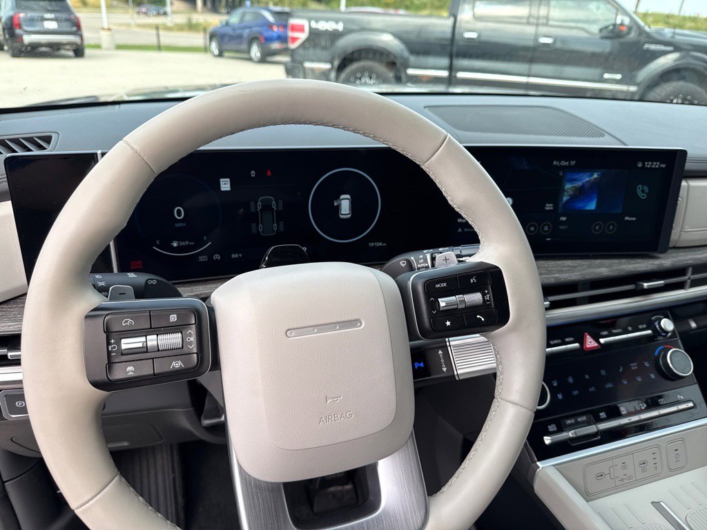 Used 2025 Hyundai Santa Fe Limited image 26