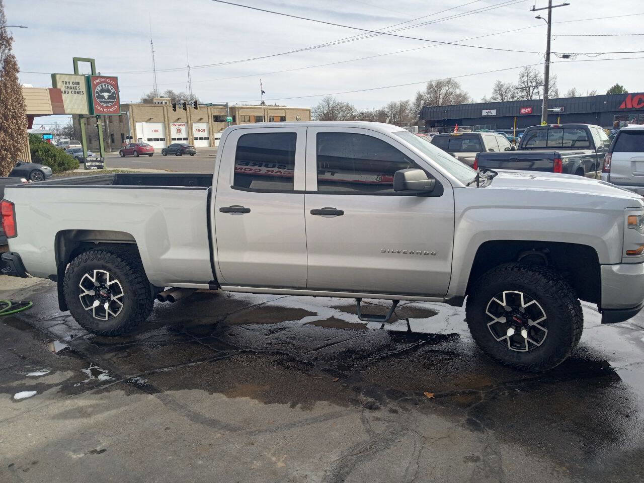 Used 2016 Chevrolet Silverado 1500 Custom w/ Custom Convenience Package AWD/4WD image 7
