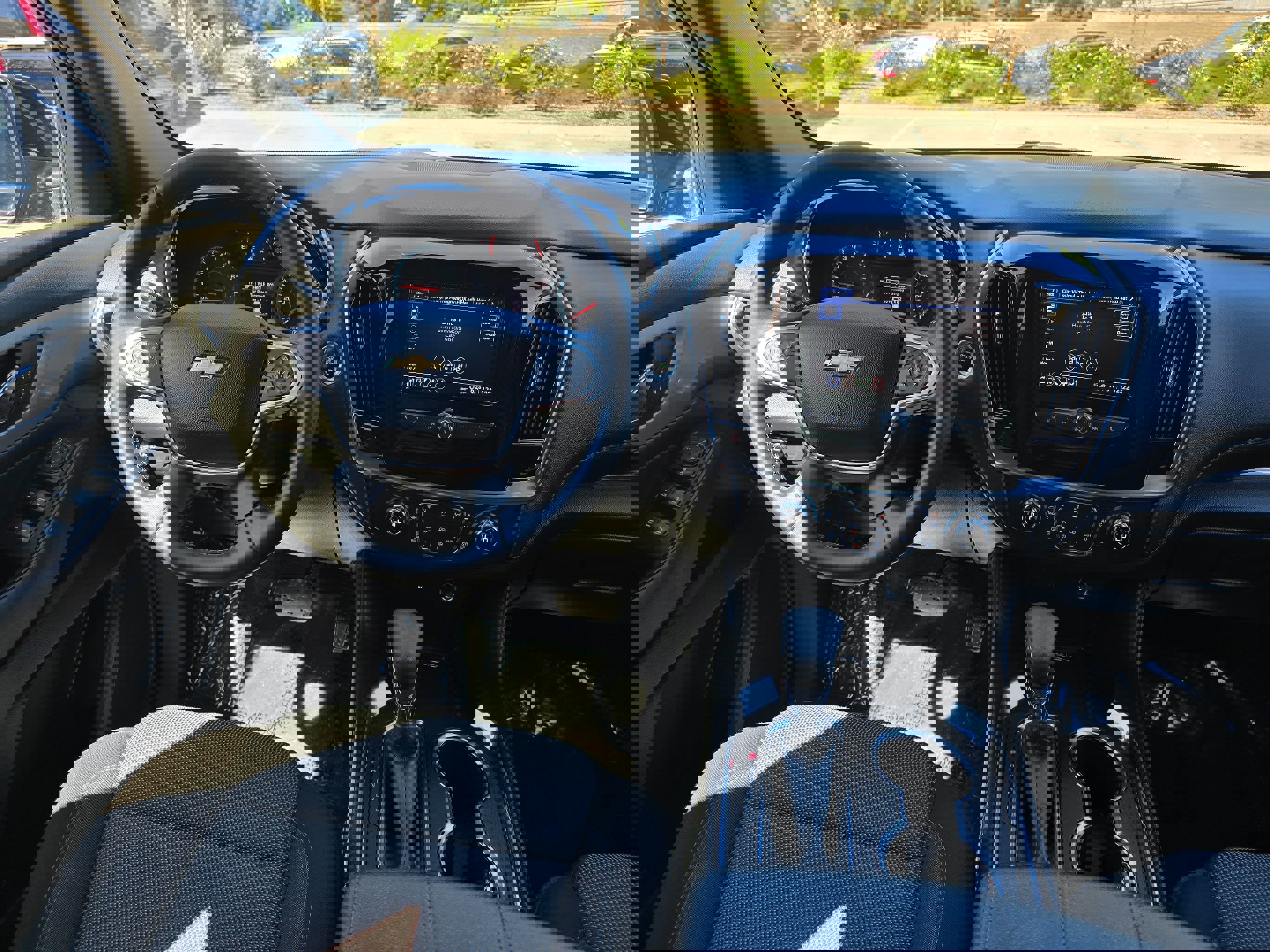 Used 2023 Chevrolet Traverse LT image 25