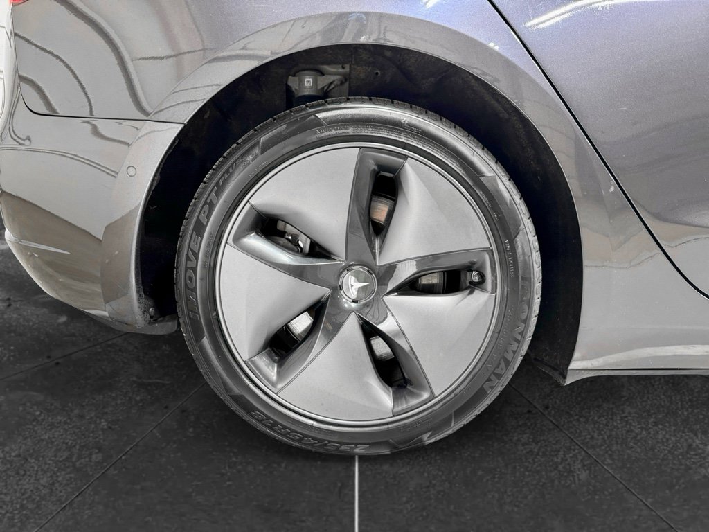 Used 2018 Tesla Model 3 Long Range image 36