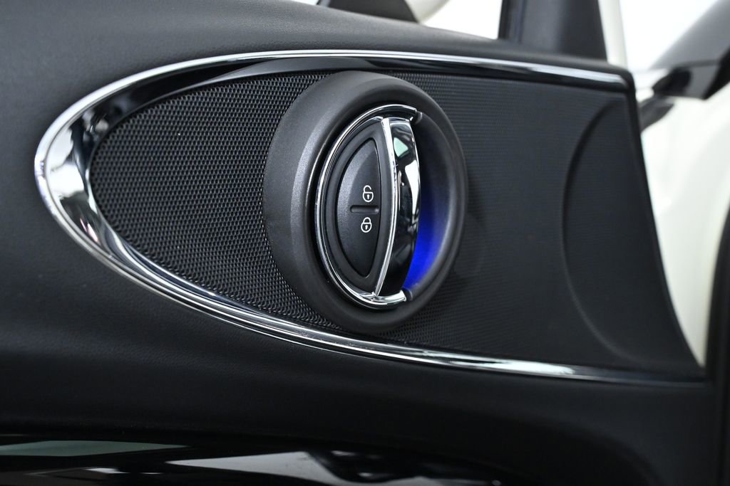 Used 2023 MINI Cooper Clubman S w/ Premium Package image 24